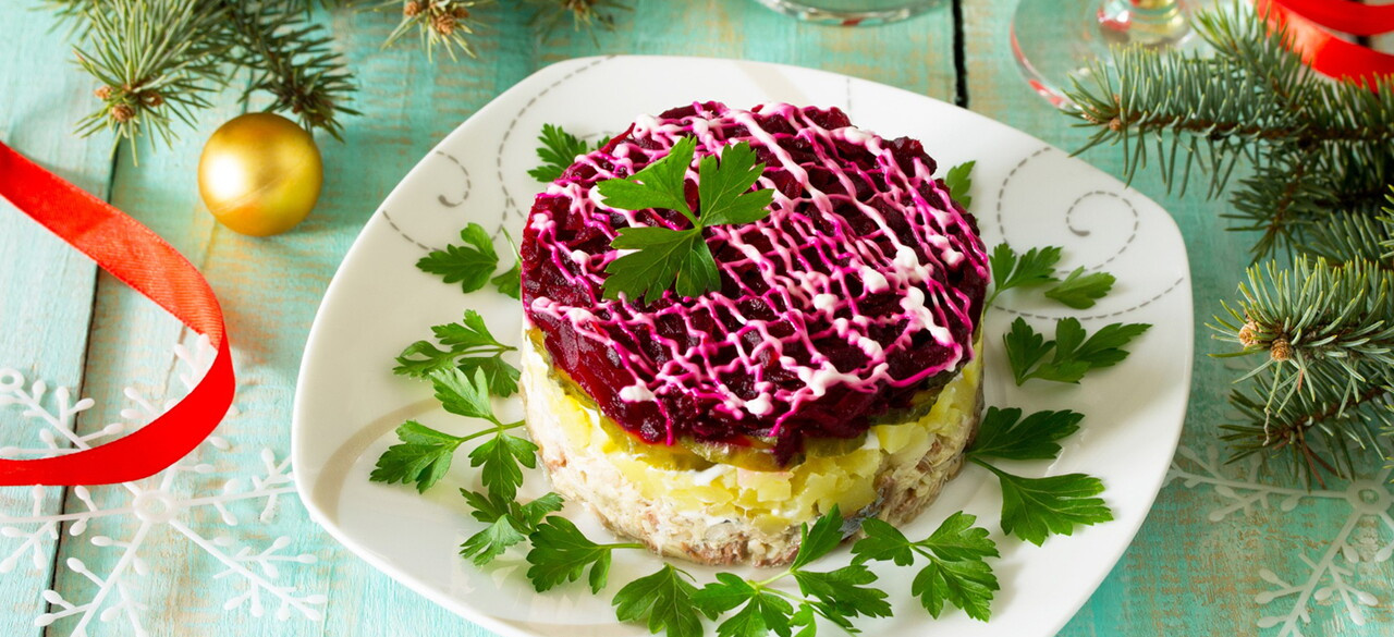 Сельдь под шубой: классический рецепт и 6 вкусных вариаций для новогоднего стола